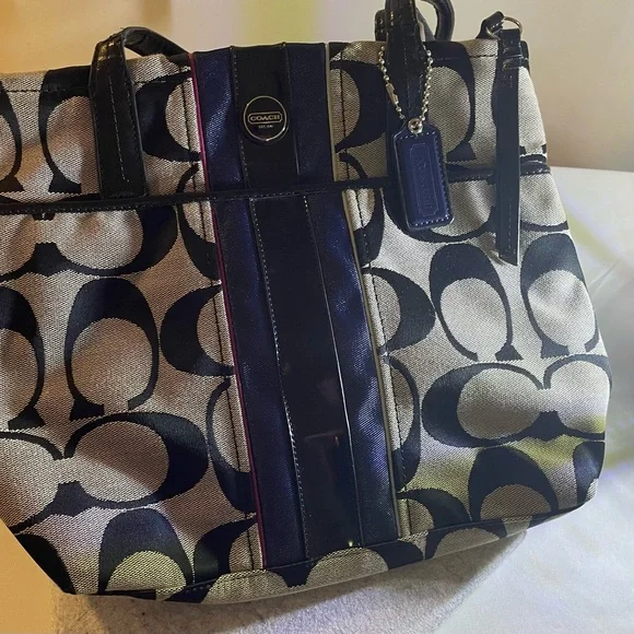 Coach Black and Cream Signature Tote - Picture 1 of 5